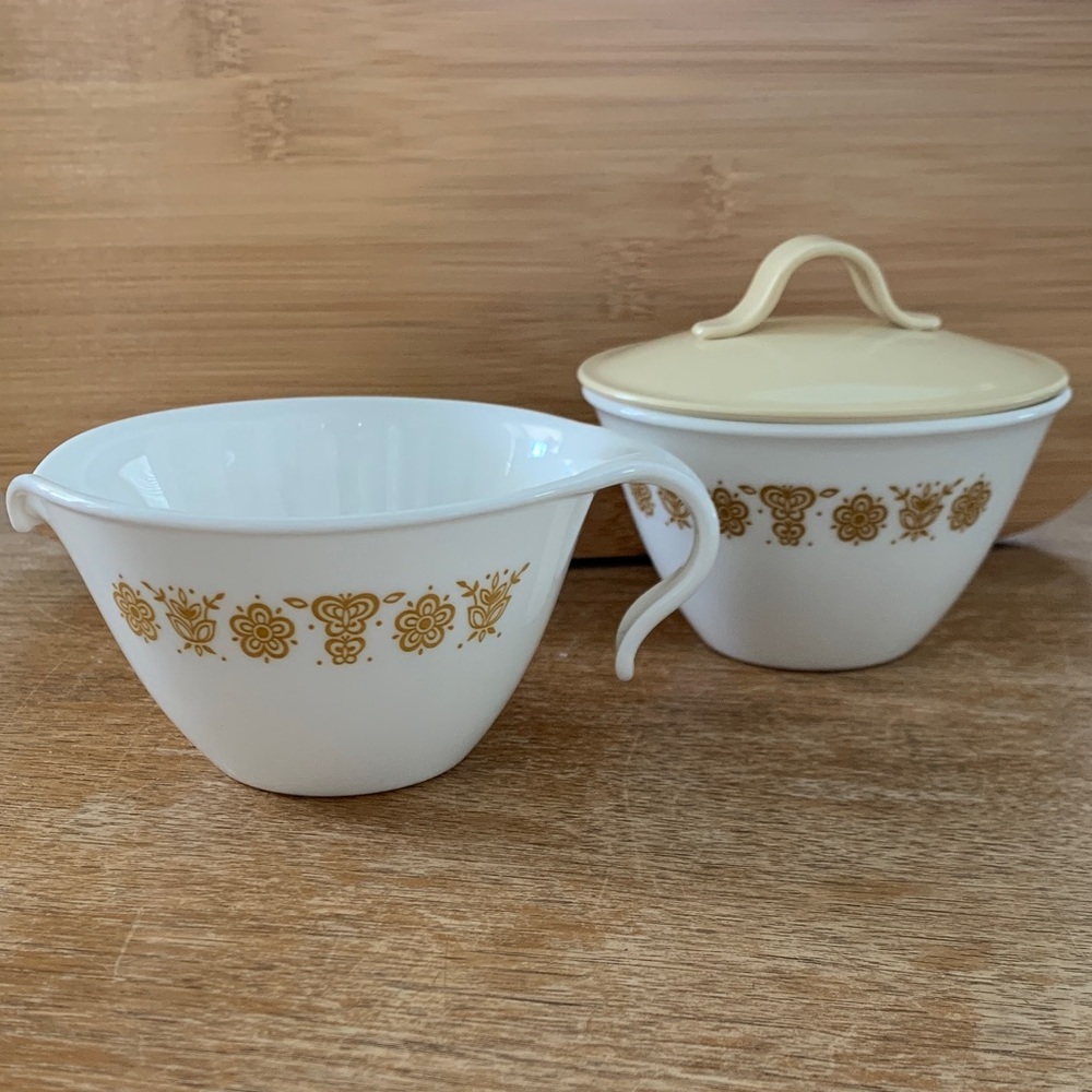 Vintage Corelle creamer & sugar bowl